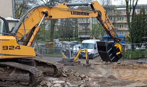 Ekologiczna rozbi&oacute;rka z łyżką kruszącą
